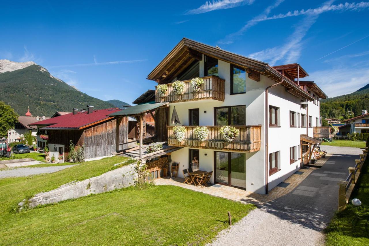 Appartments Simone Ehrwald Esterno foto